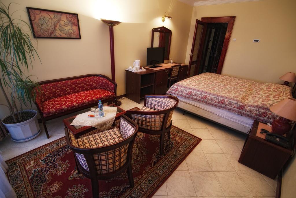 Bellevue Hotel And Resort Bardejov Zimmer foto